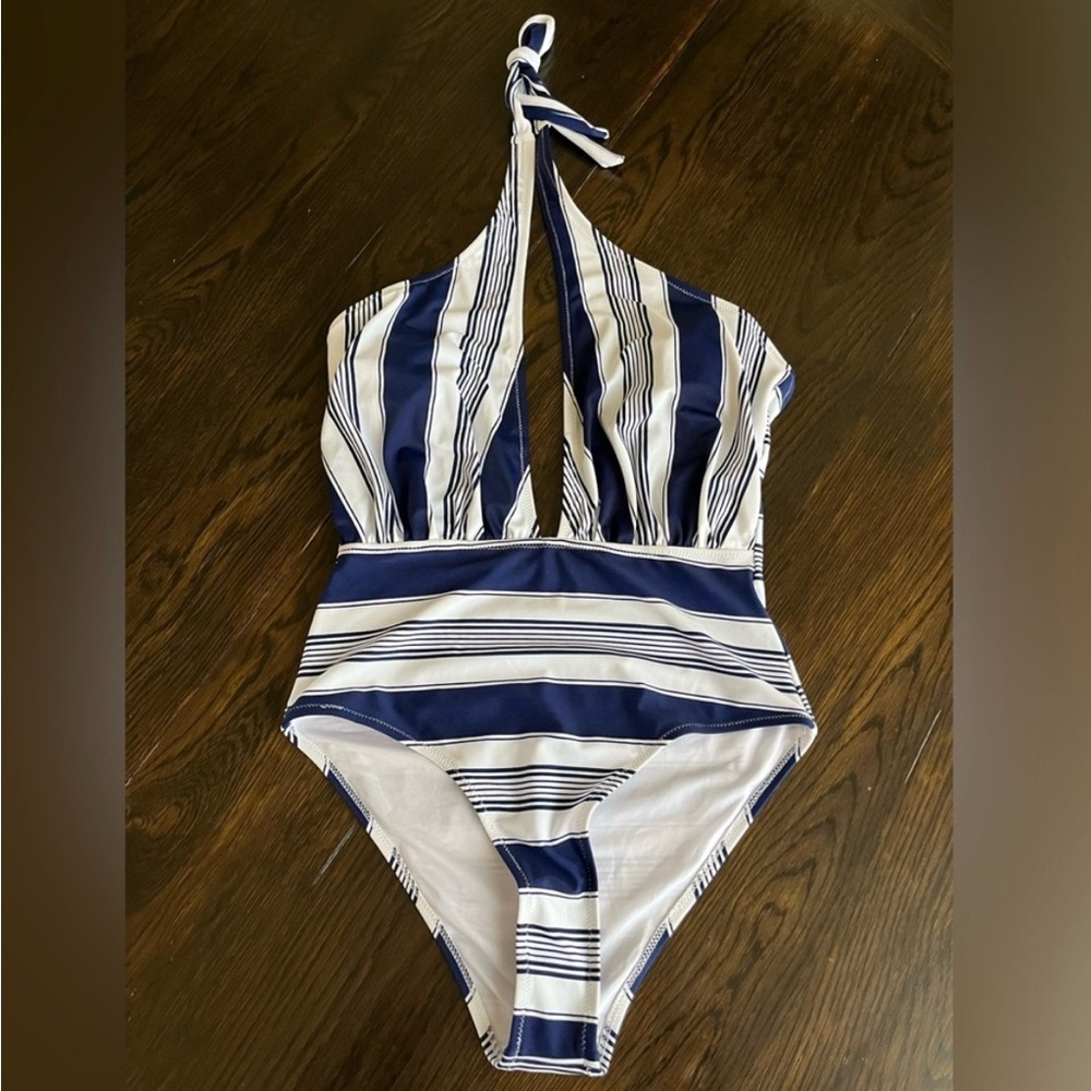 NWT Cupshe One Piece Plunge Swimsuit Navy Blue and White Stripe Women’s Medium